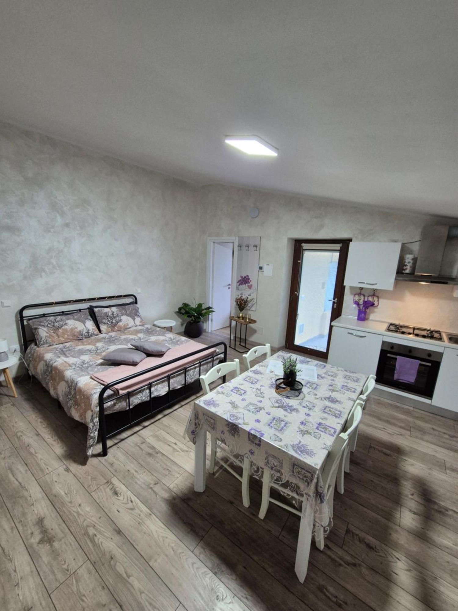 דירות Mantello Casa Bat חדר תמונה